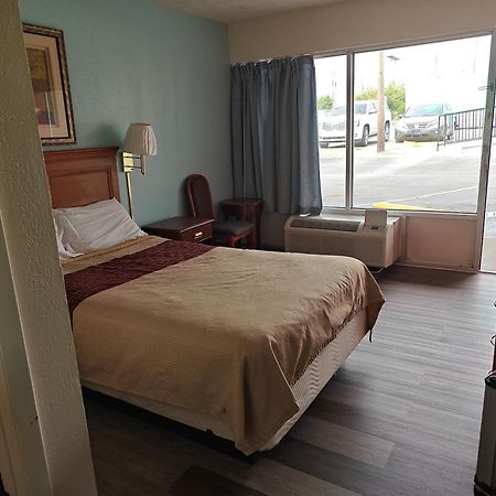Countryside Inn Motel Ρίτσμοντ Δωμάτιο φωτογραφία